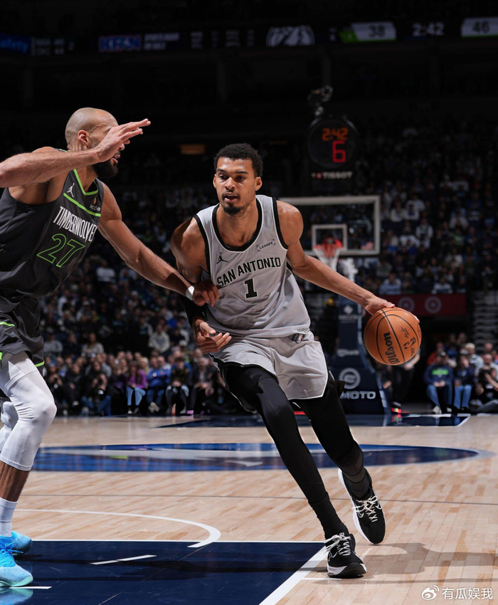 开云官网-文班亚马重回首发！空砍29分9板3断失绝杀 连续戏耍戈贝尔遭垫脚|马刺|圣安东尼奥马刺队|明尼苏达森林狼队|鲁迪·戈贝尔|鲁迪-戈贝尔_新浪体育_新浪新闻